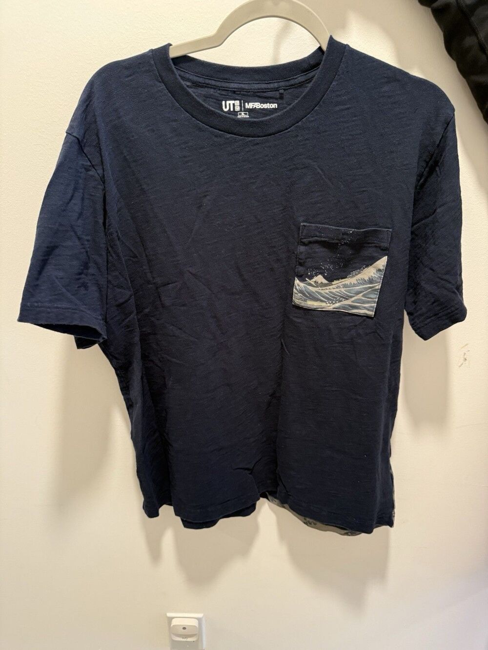 Uniqlo Mt Fuji Shirt Extra Large Size XL
